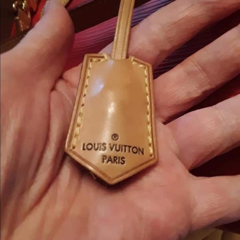 Accepting offers!! AUTHENTIC LOUIS VUITTON EPI DOC bb COQUELICOT - Picture 6 of 12